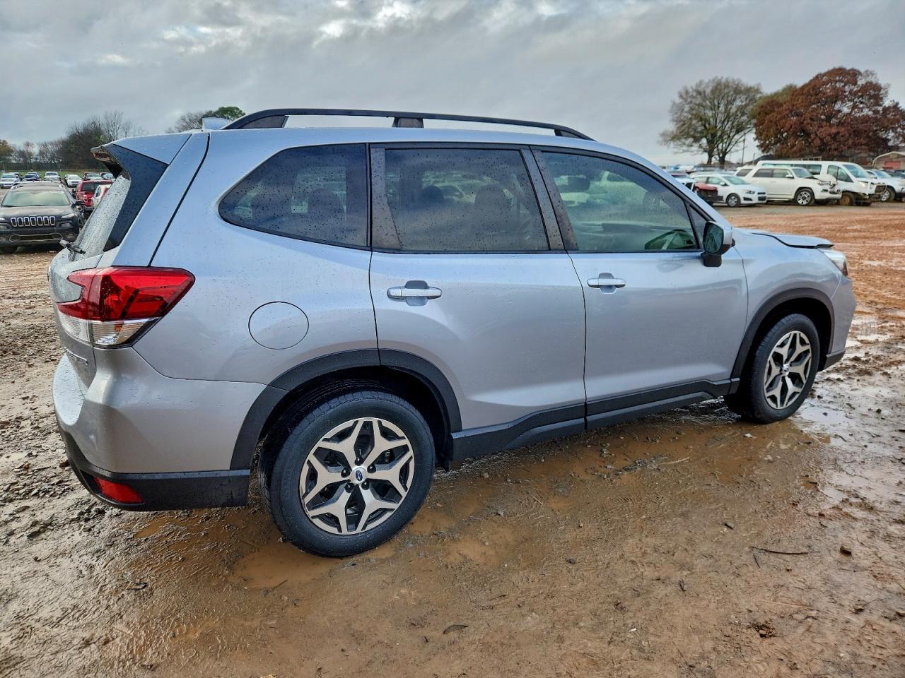 2021 Subaru Forester Premium - Фото 3