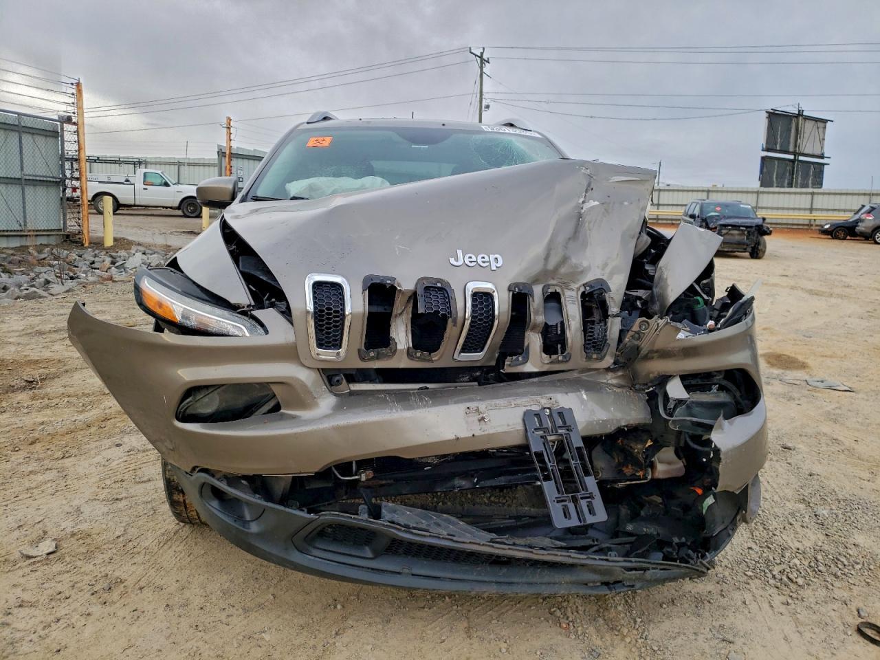 2016 Jeep Cherokee Latitude - Image 5