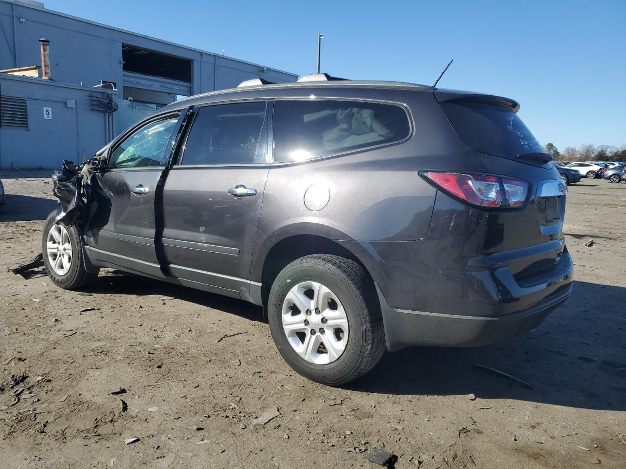 2015 Chevrolet Traverse Ls - Фото 2