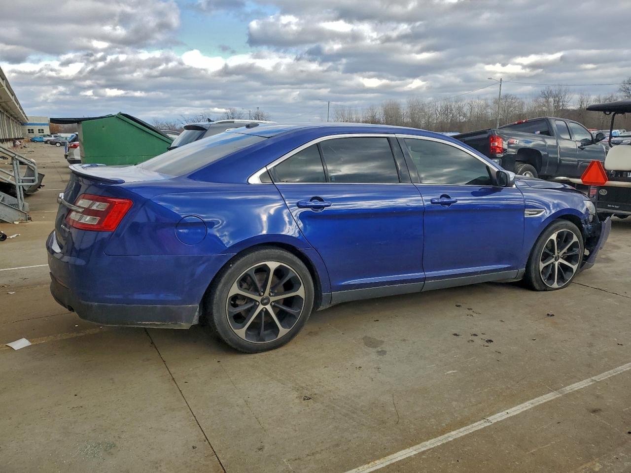 2015 Ford Taurus Limited - Image 3
