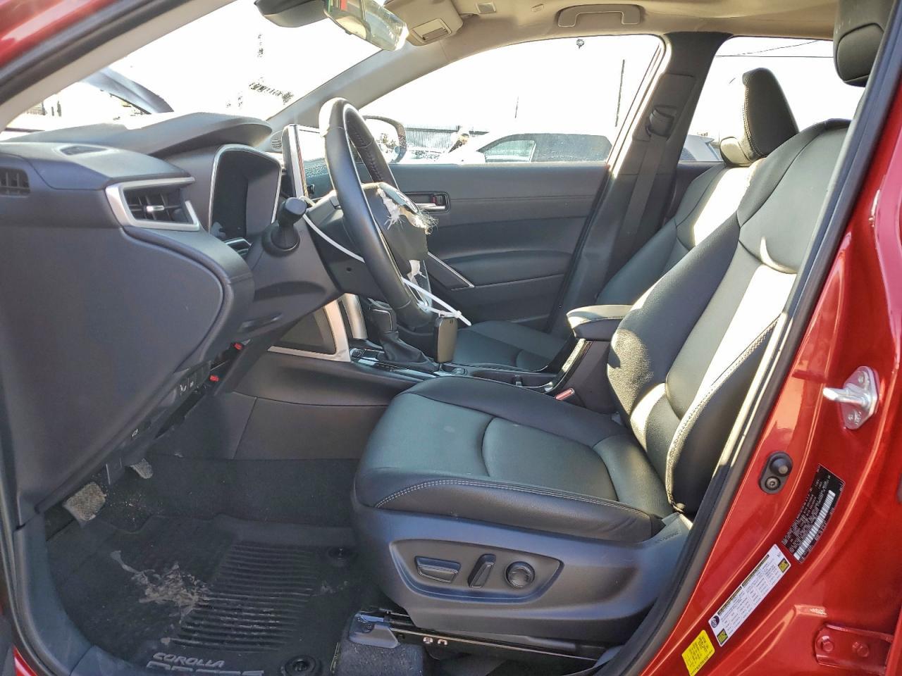 2024 Toyota Corolla Cross Xle - Image 7