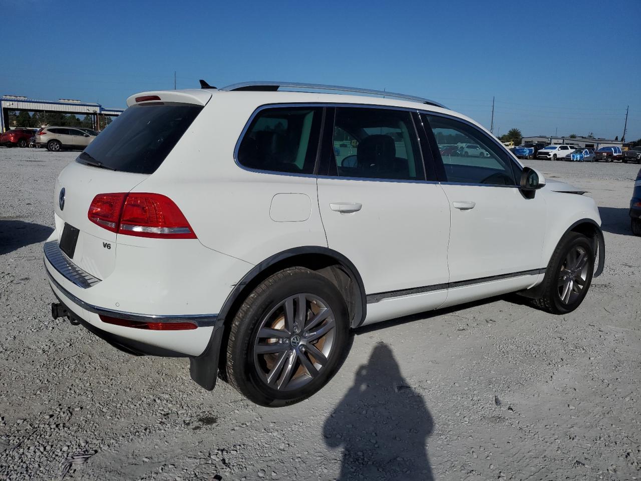 2016 Volkswagen Touareg Sport - Фото 3