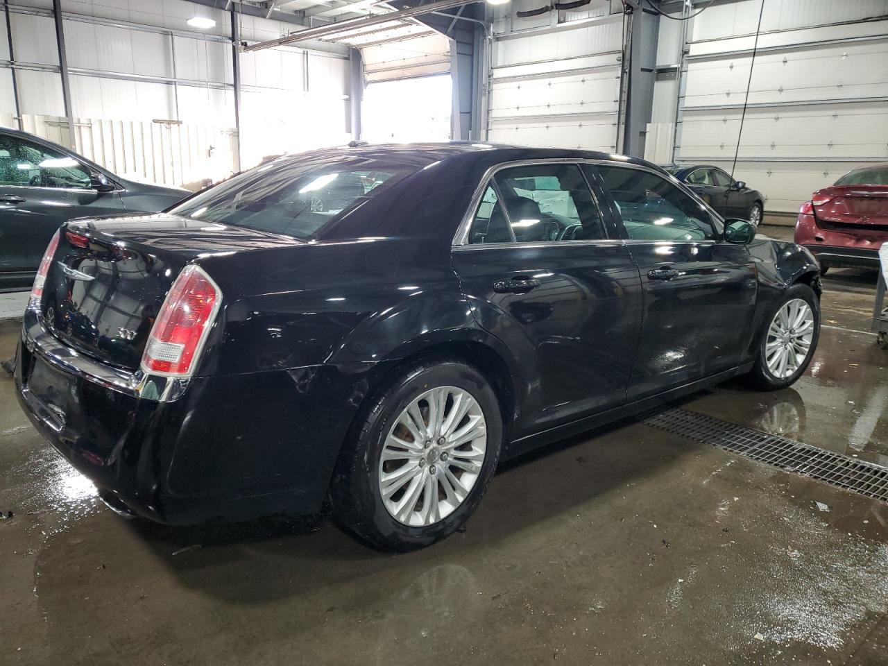 2014 Chrysler 300 - Image 3