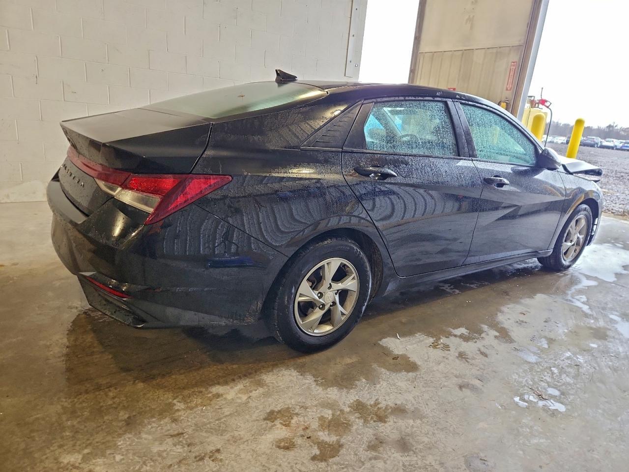 2021 Hyundai Elantra Se - Image 3