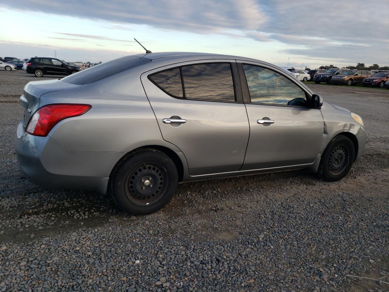 2012 Nissan Versa S - Image 3