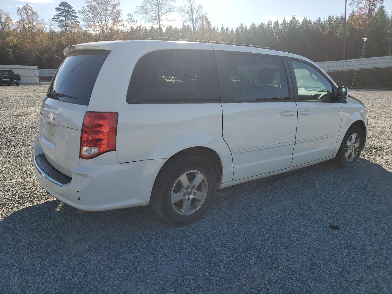2011 Dodge Grand Caravan Mainstreet - Image 3