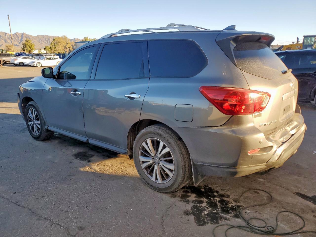 2020 Nissan Pathfinder S - Image 2