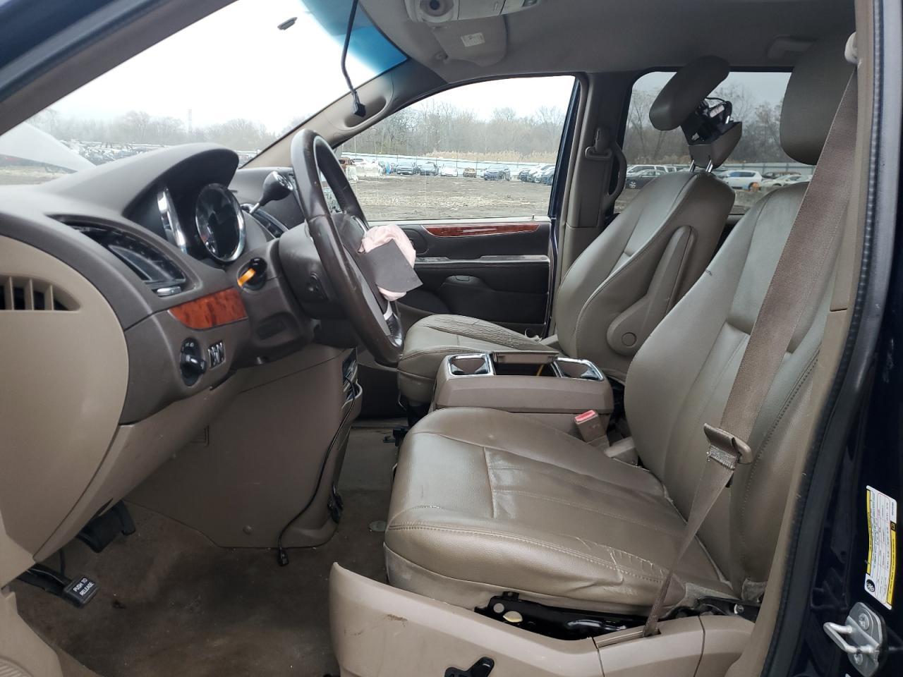 2016 Chrysler Town & Country Touring - Фото 7