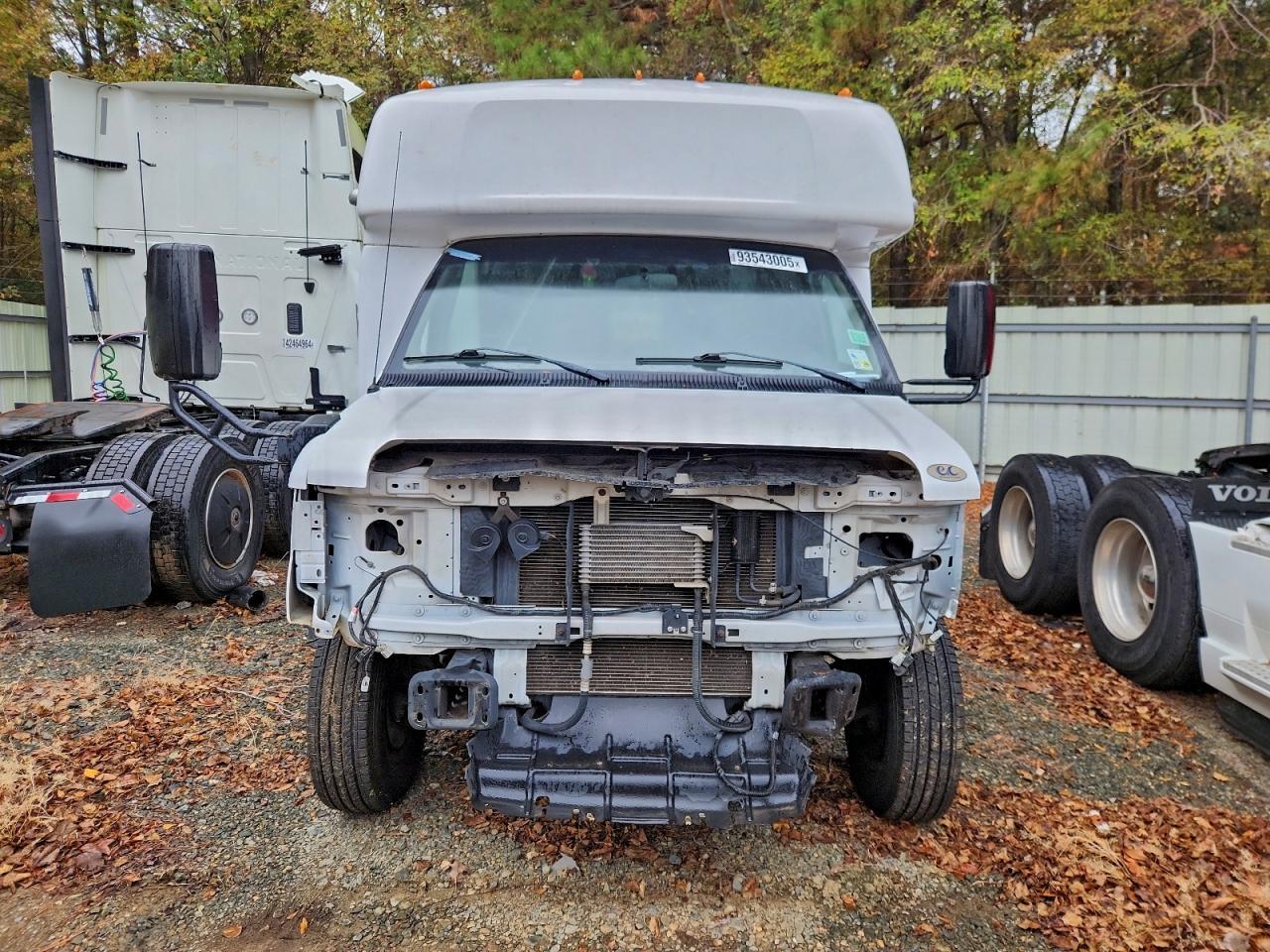 2019 Ford E350 Shuttle Bus - Фото 5