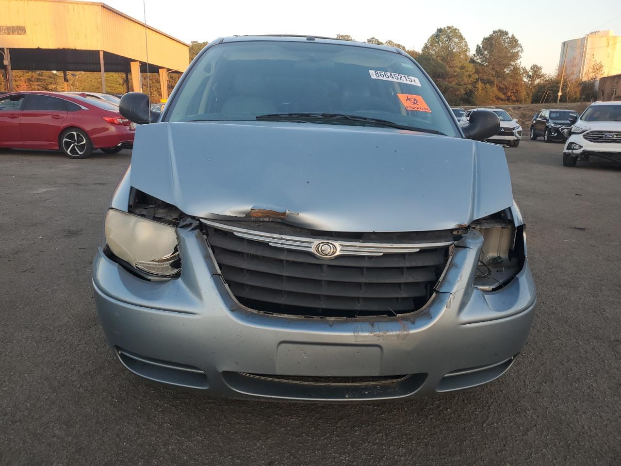 2006 Chrysler Town & Country Touring - Фото 5
