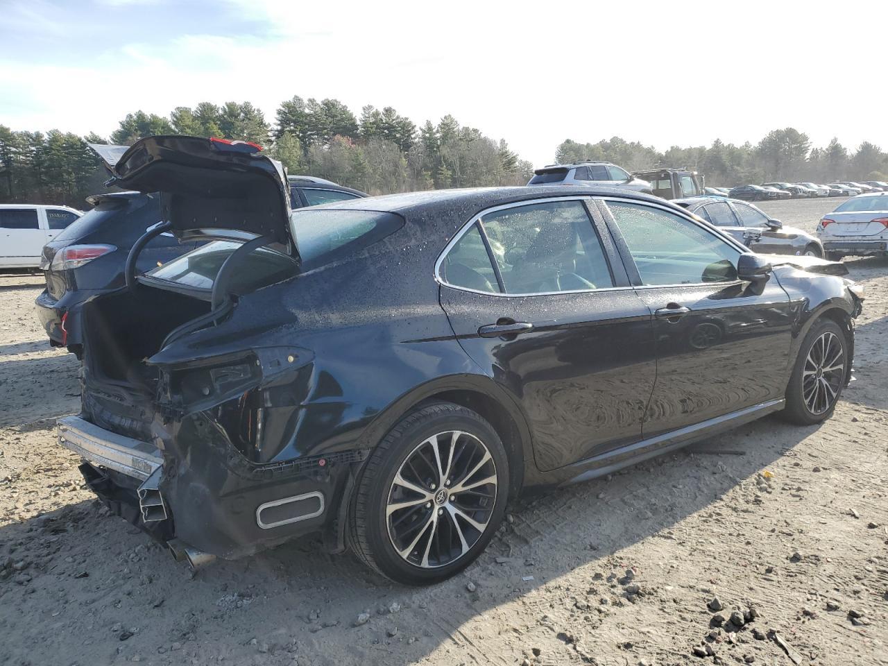 2018 Toyota Camry L - Фото 3