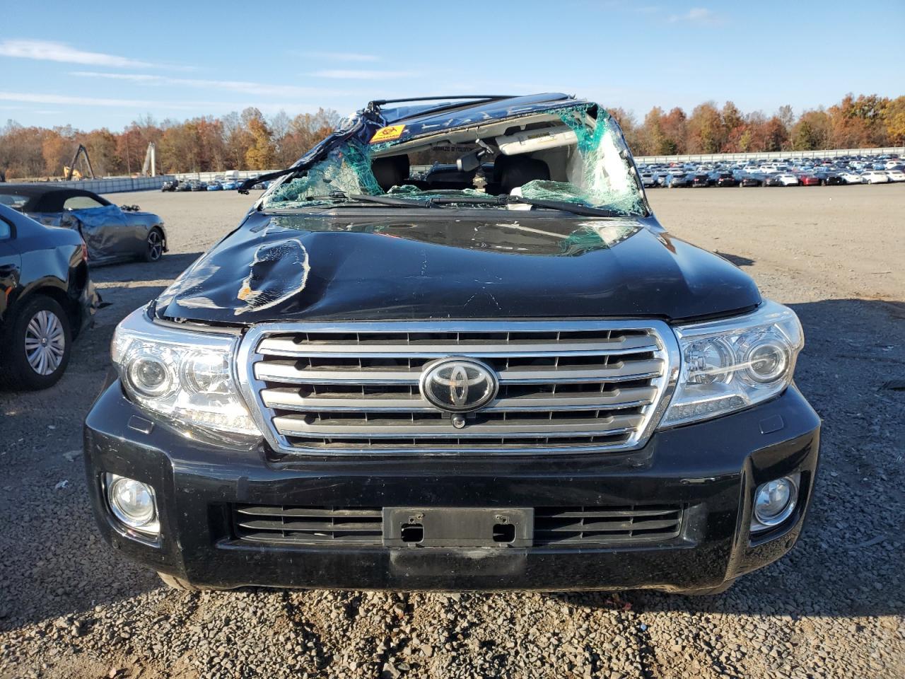 2015 Toyota Land Cruiser - Image 5