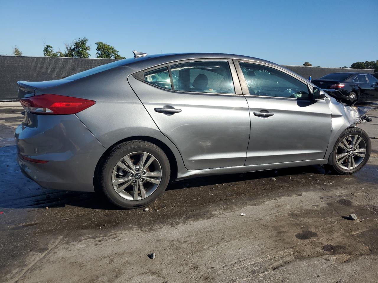 2018 Hyundai Elantra Sel - Фото 3
