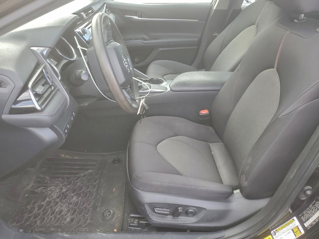 2020 Toyota Camry Le - Фото 7