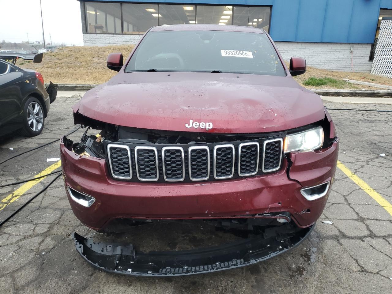 2017 Jeep Grand Cherokee Laredo - Image 5