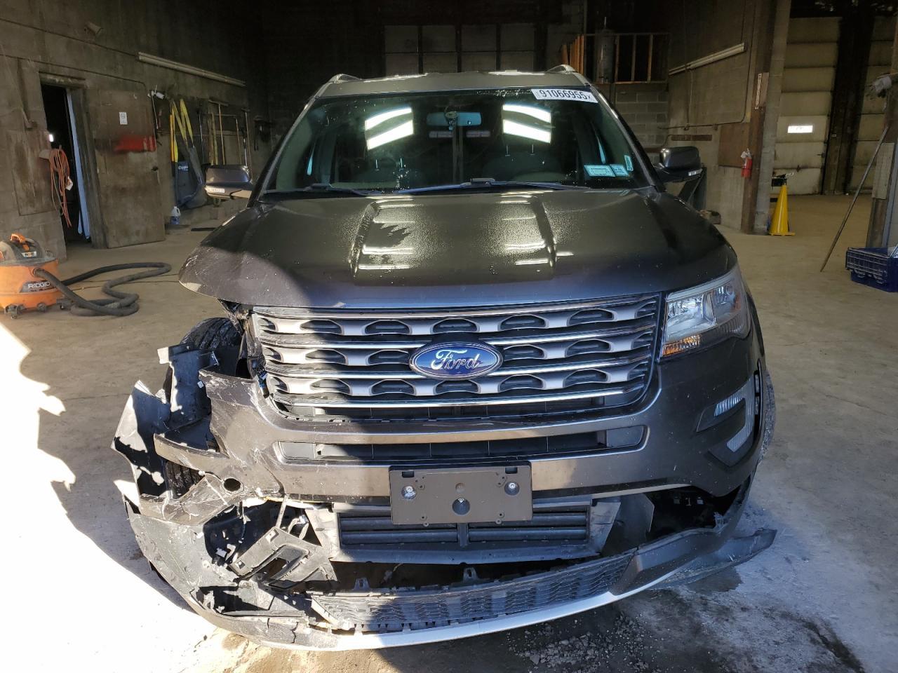 2017 Ford Explorer Xlt - Фото 5