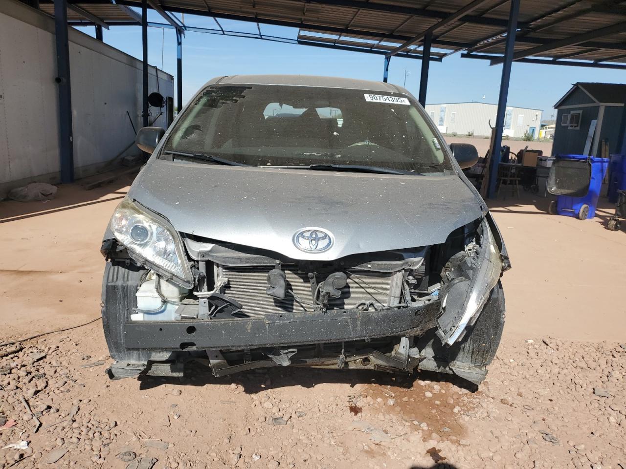 2014 Toyota Sienna - Image 5