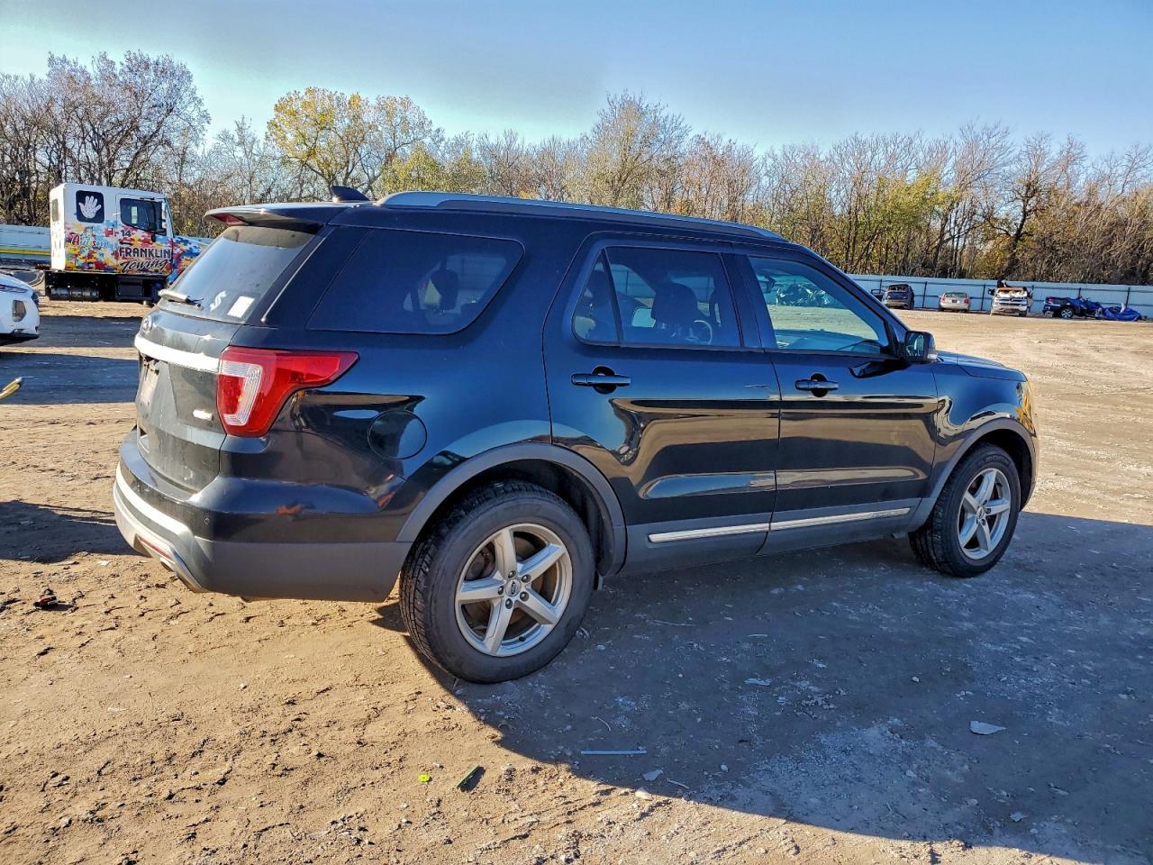 2017 Ford Explorer Xlt - Фото 3