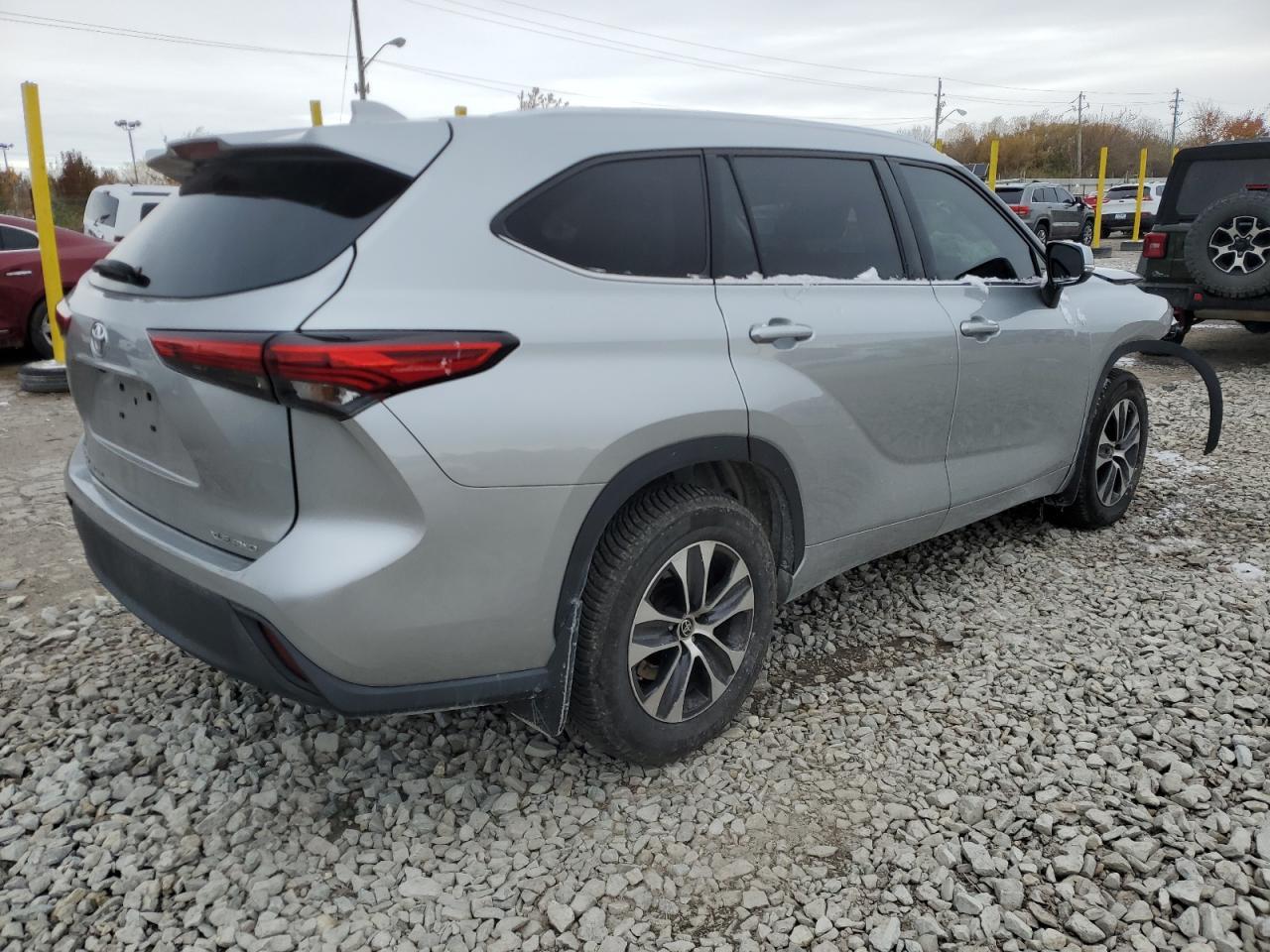 2020 Toyota Highlander Xle - Image 3