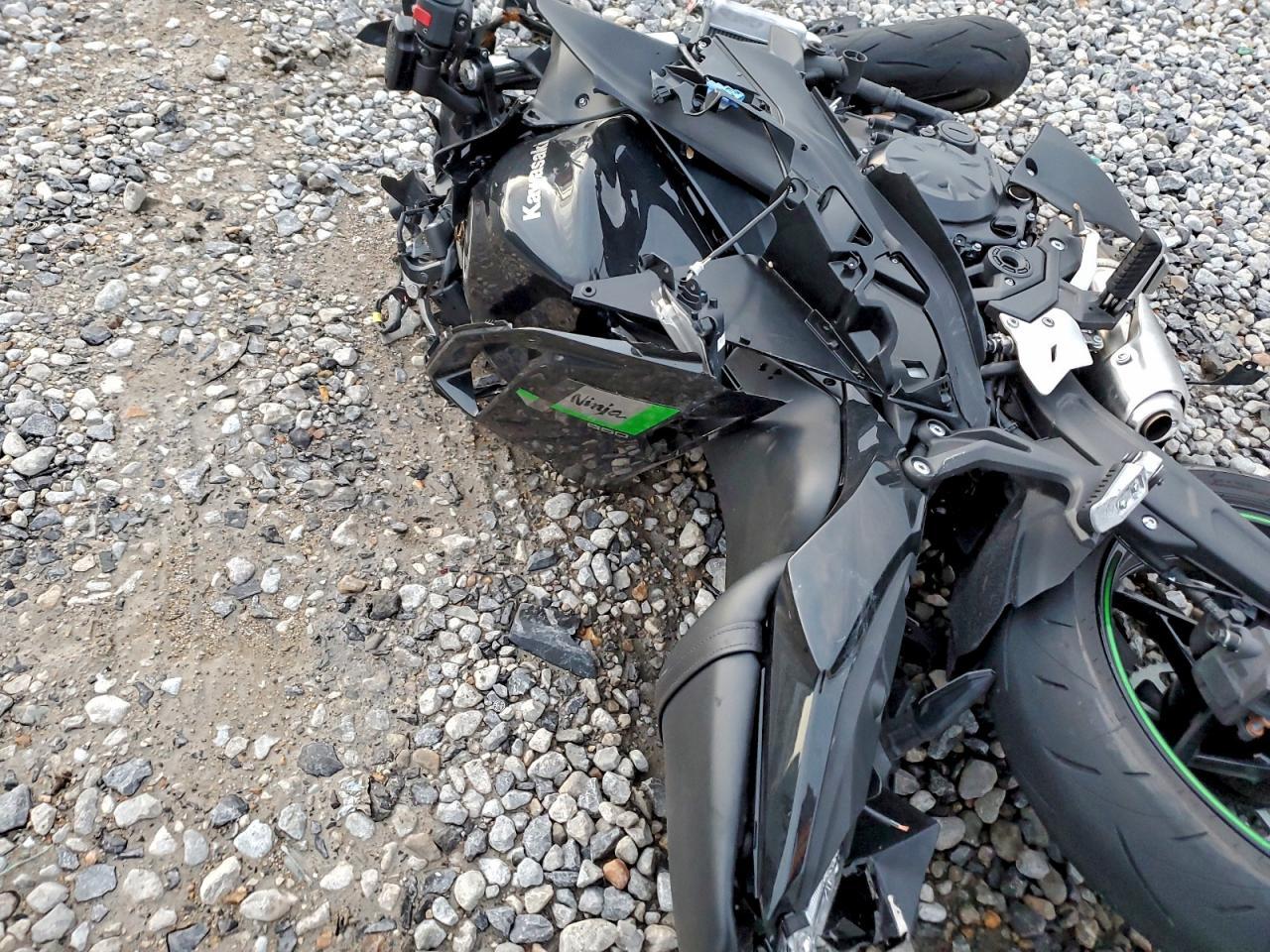 2025 Kawasaki Ex650 R - Image 6