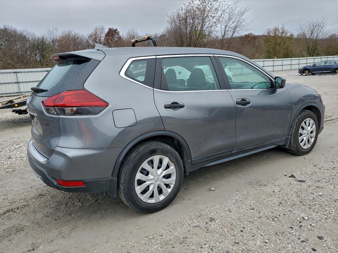 2018 Nissan Rogue S - Image 3