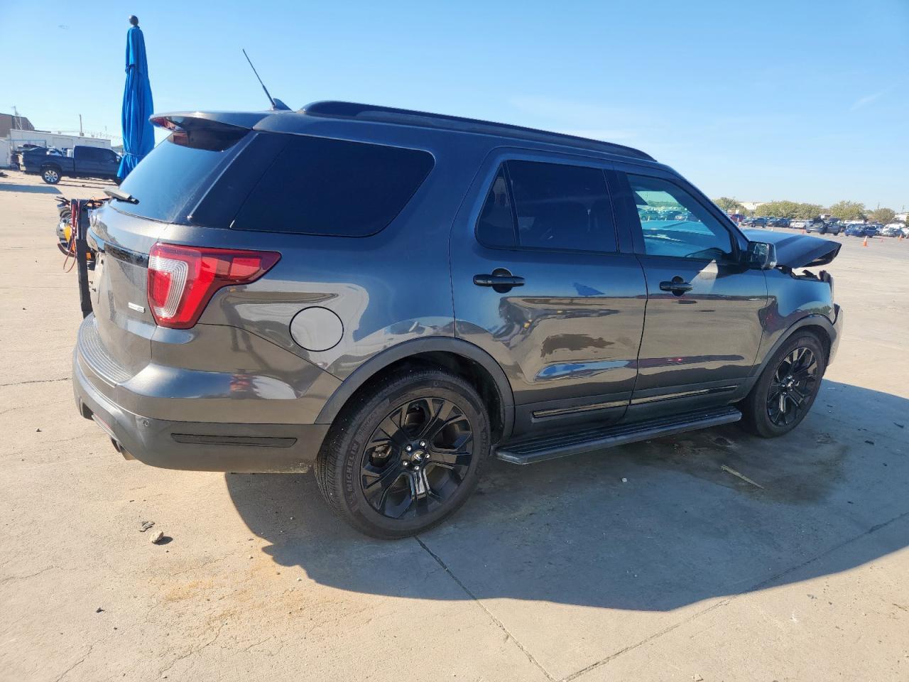 2019 Ford Explorer Sport - Image 3