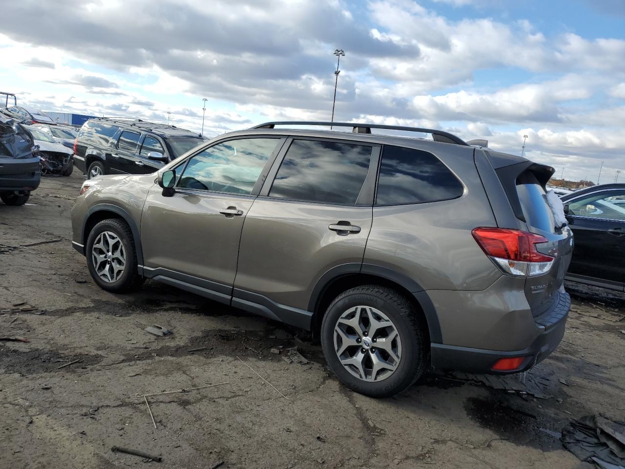 2019 Subaru Forester Premium - Фото 2