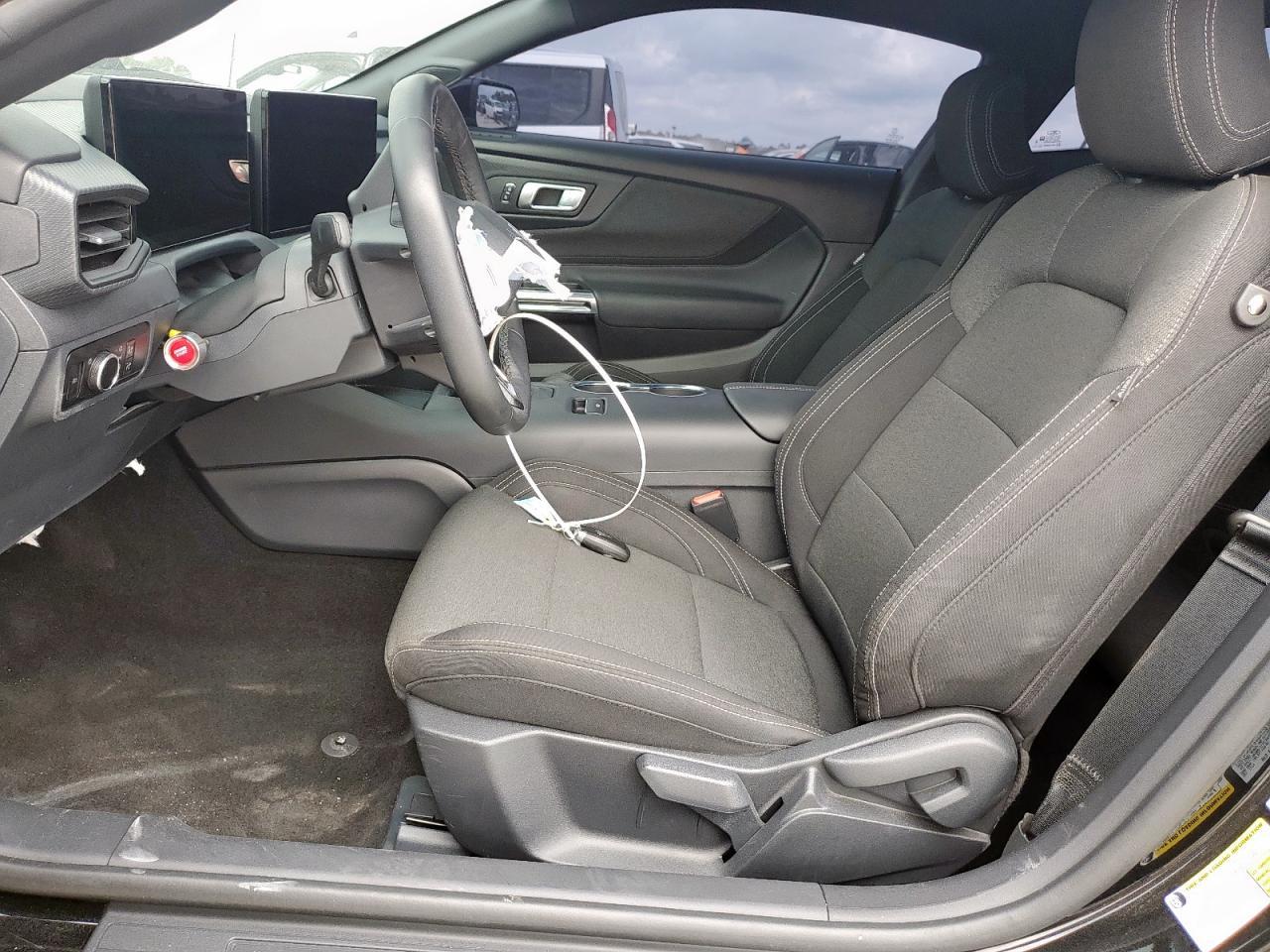 2025 Ford Mustang - Фото 7