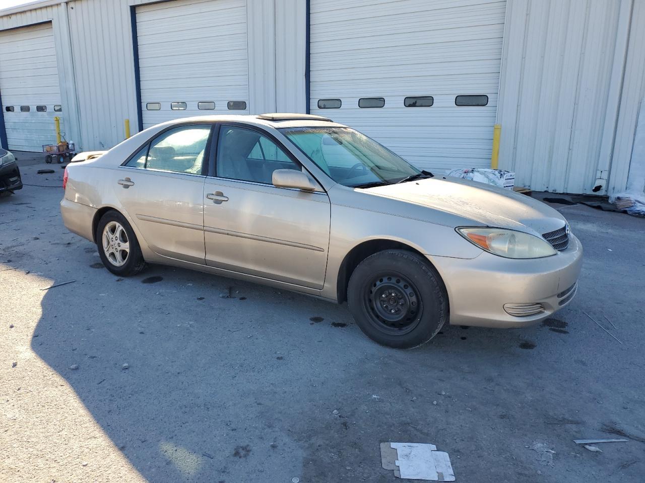 2002 Toyota Camry Le - Фото 4
