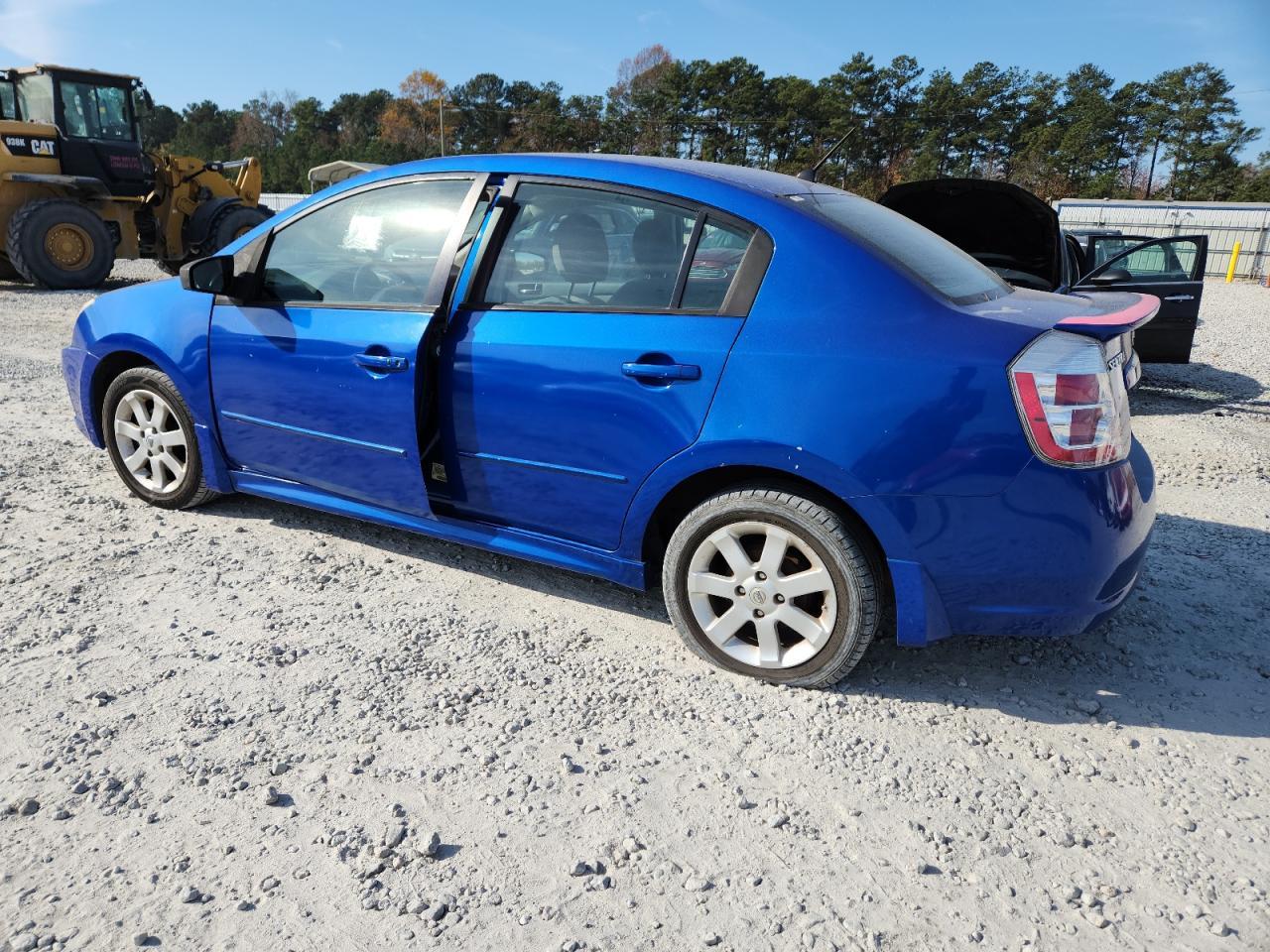 2011 Nissan Sentra 2.0 - Фото 2