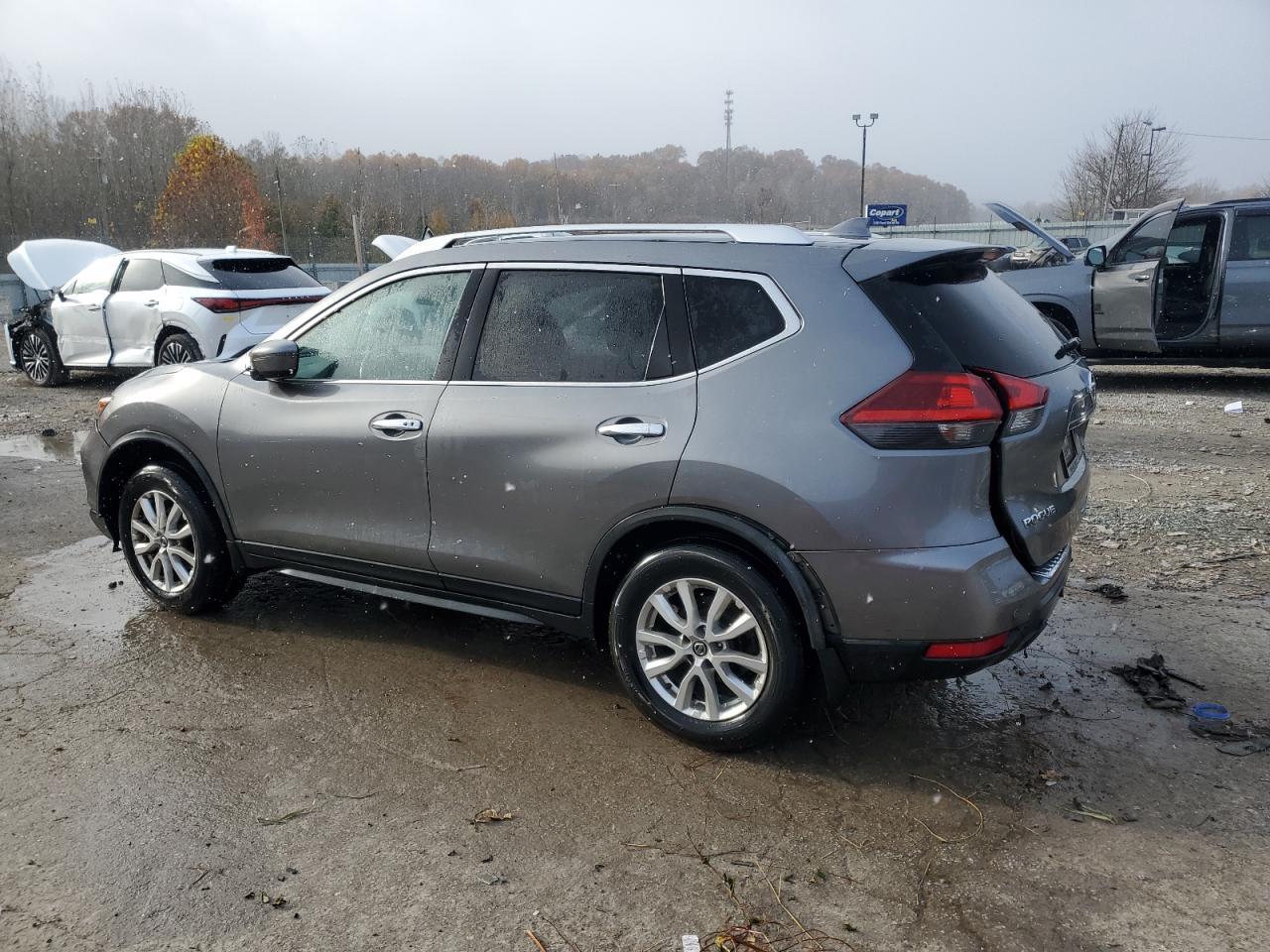 2020 Nissan Rogue S - Фото 2