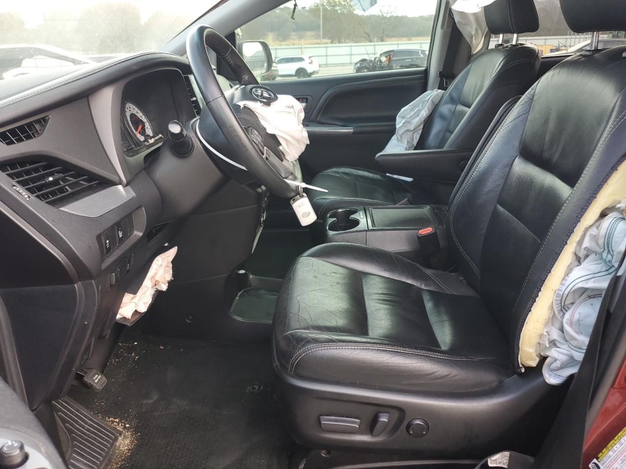 2017 Toyota Sienna Se - Image 7