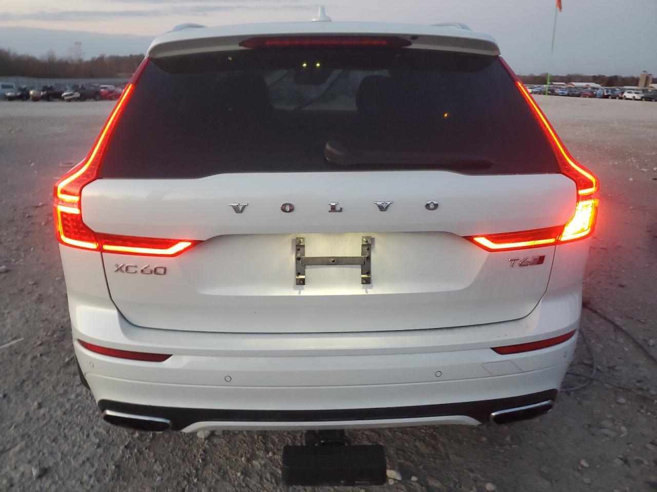 2019 Volvo Xc60 T6 R-Design - Image 6