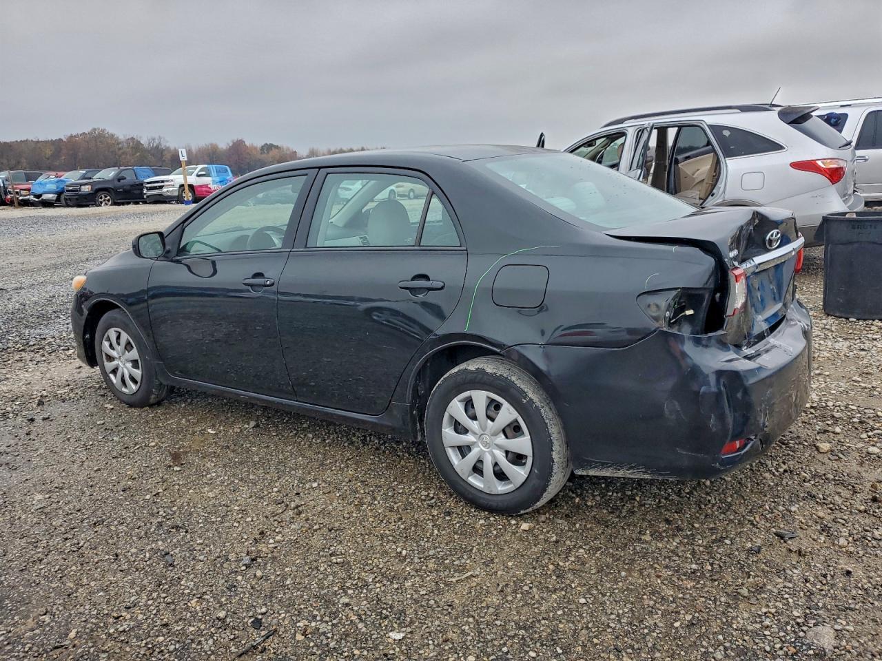 2013 Toyota Corolla Base - Фото 2