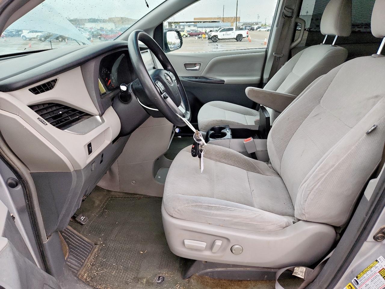 2015 Toyota Sienna Le - Фото 7