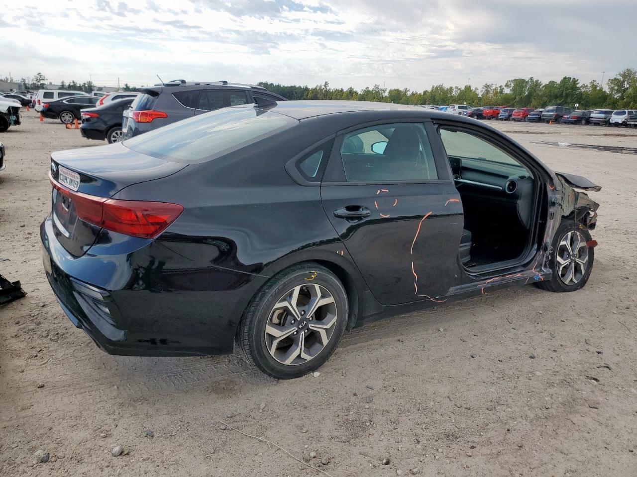 2021 Kia Forte Fe - Фото 3