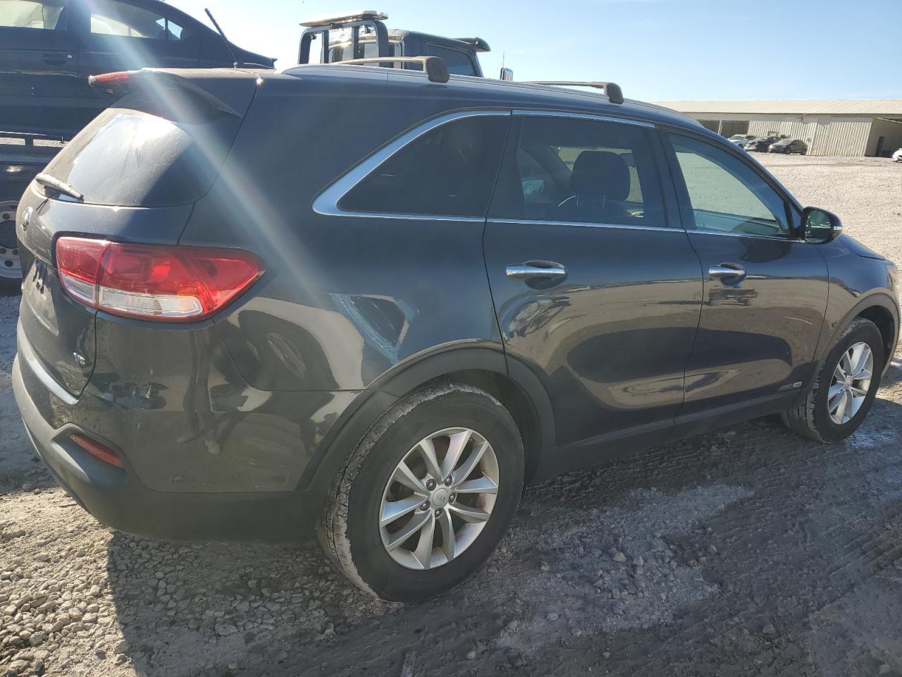 2017 Kia Sorento Lx - Фото 3