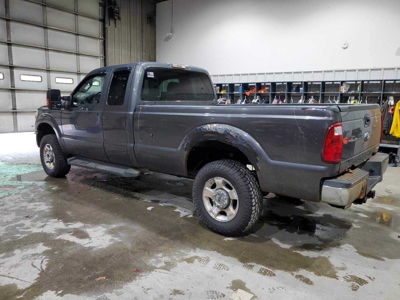 2015 Ford F250 Super Duty - Фото 2