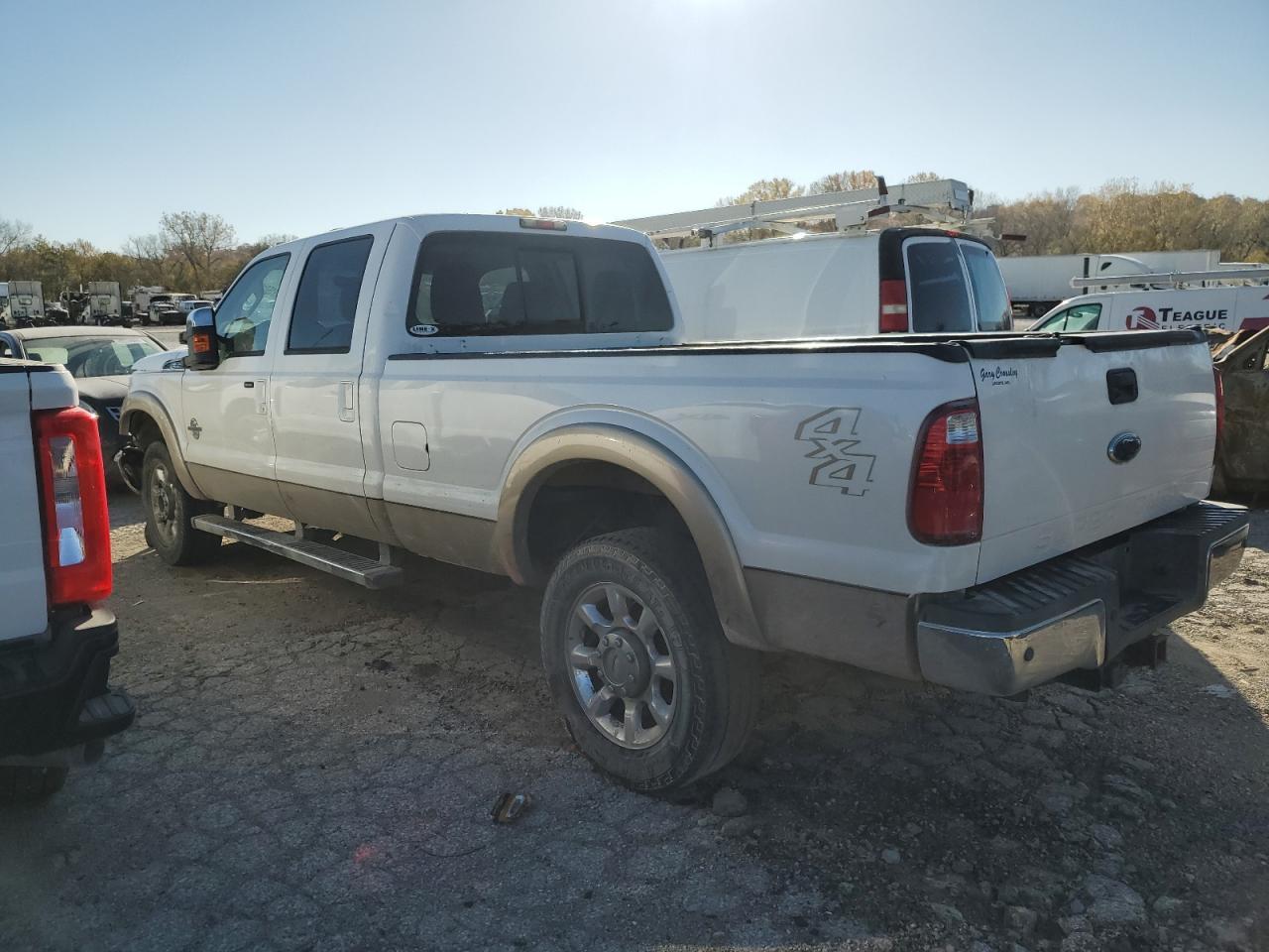 2011 Ford F350 Super Duty - Фото 2