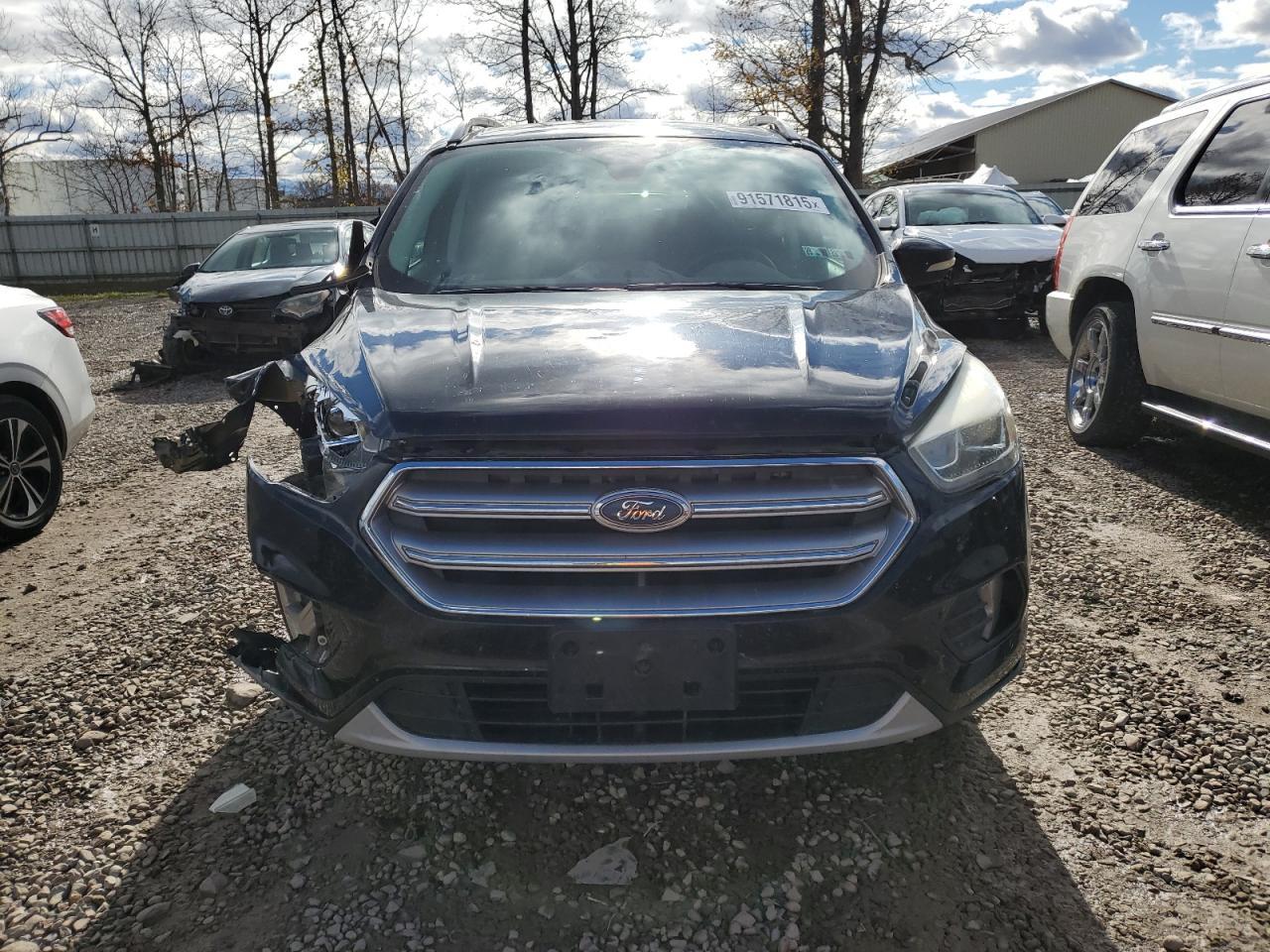 2017 Ford Escape Titanium - Image 5
