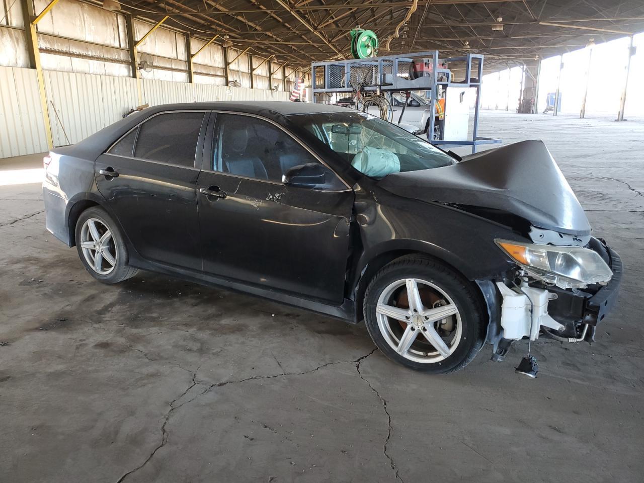 2013 Toyota Camry L - Фото 4