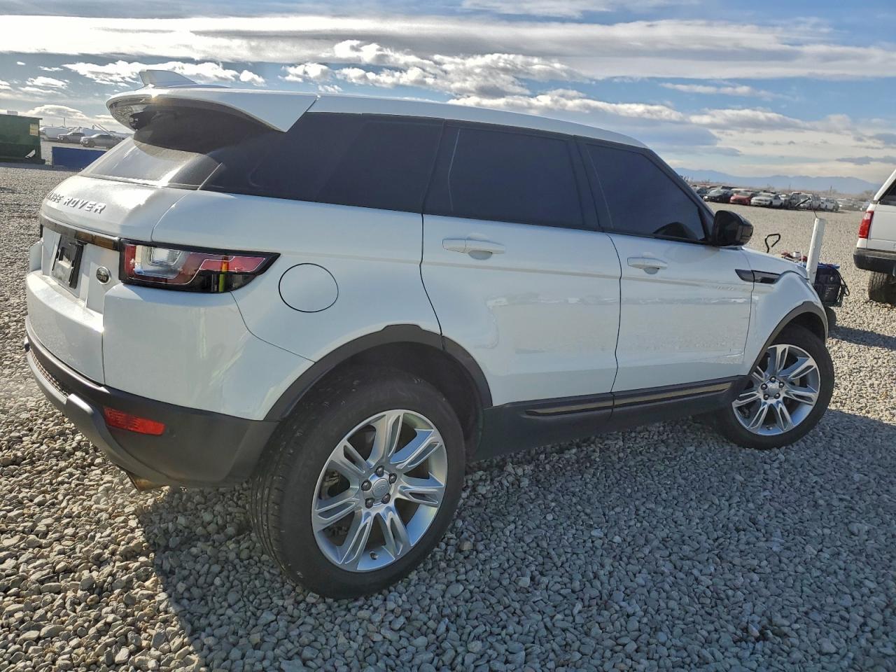 2018 Land Rover Range Rover Evoque Se - Image 3