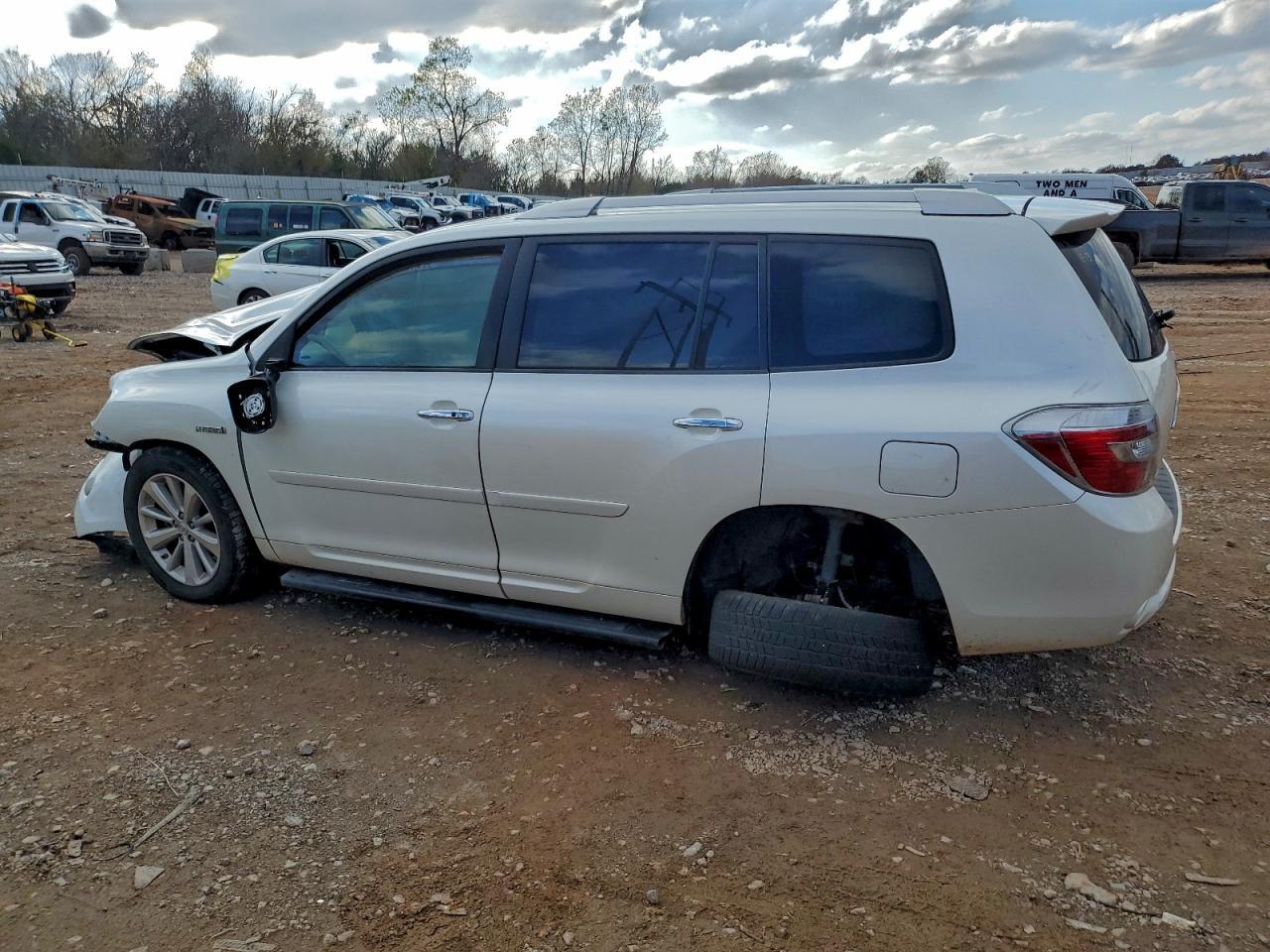 2010 Toyota Highlander Hybrid Limited - Image 2