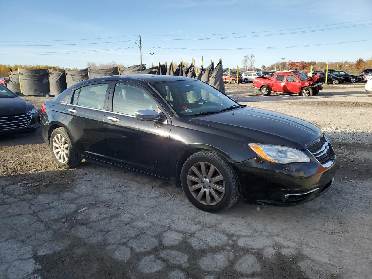 2013 Chrysler 200 Limited - Image 4