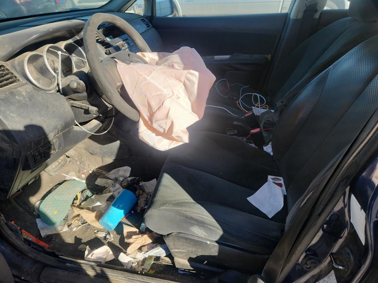 2010 Nissan Versa S - Фото 7