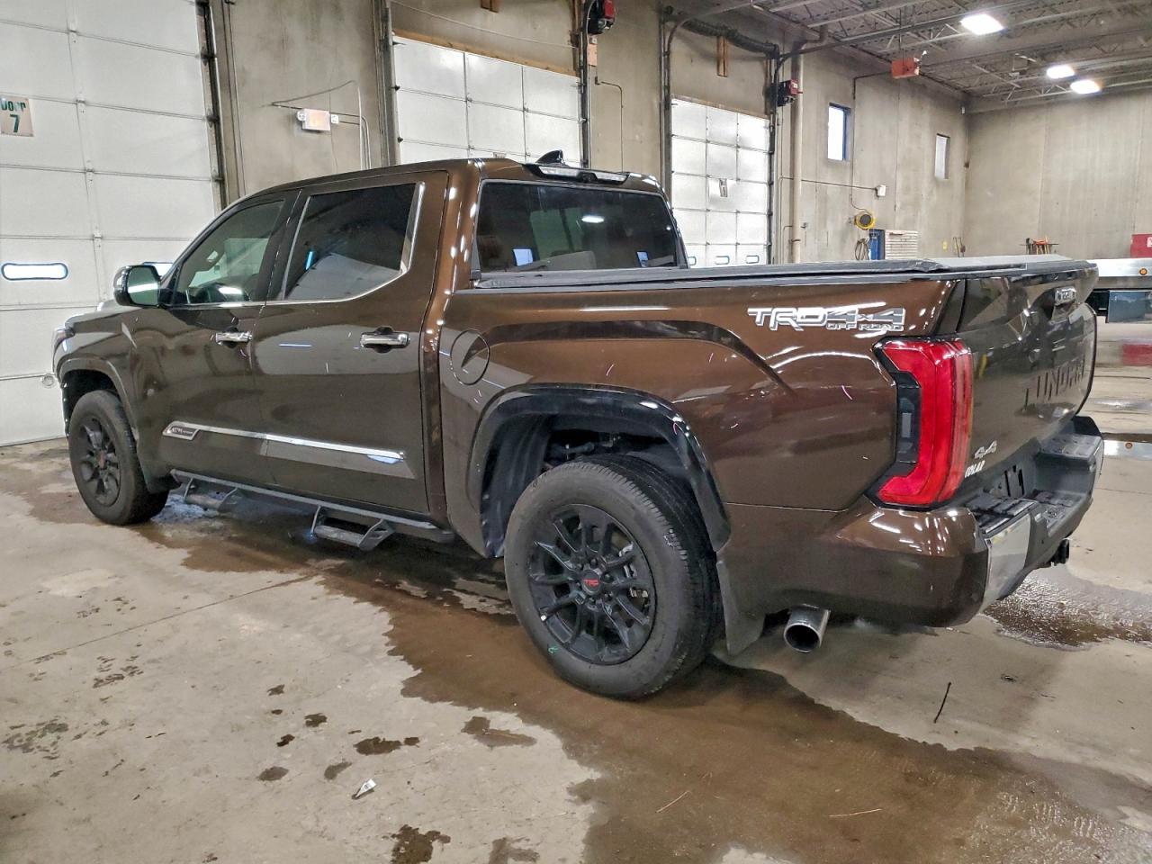 2023 Toyota Tundra Crewmax Platinum - Фото 2