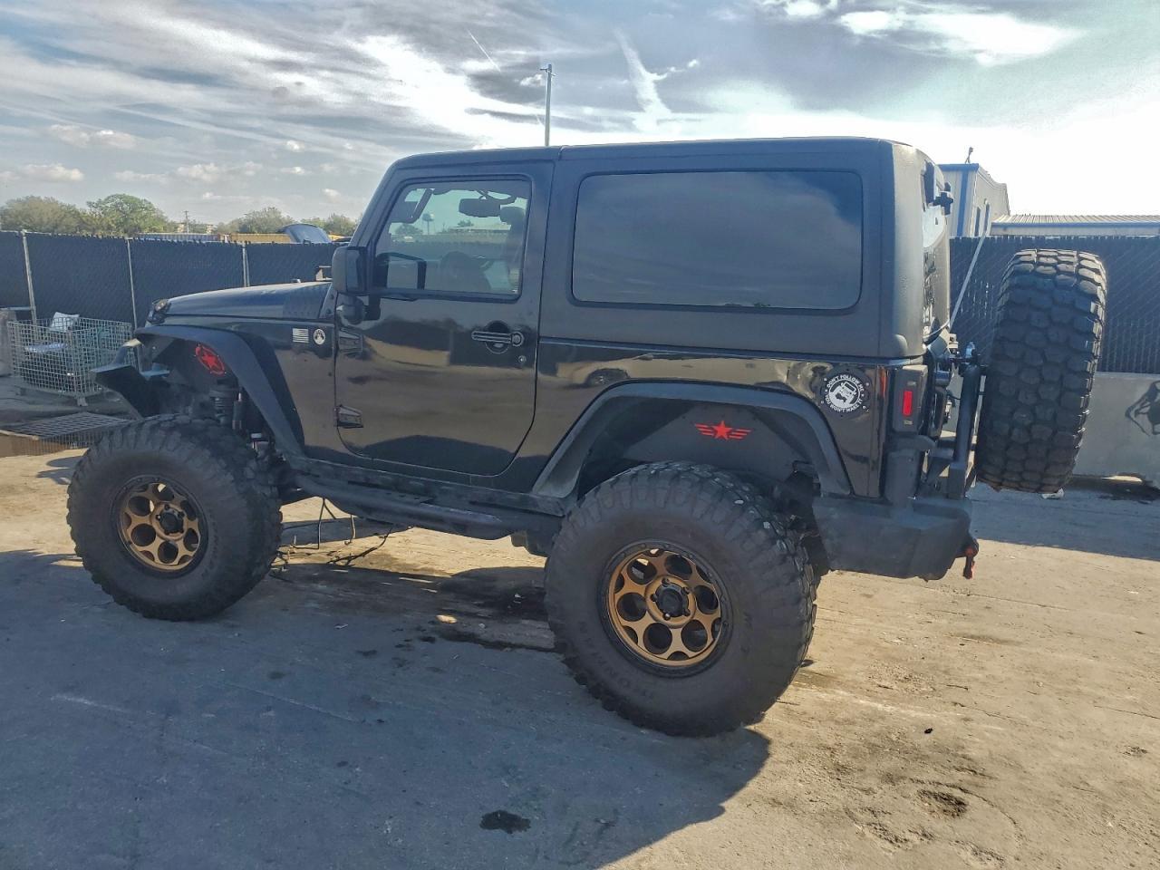 2016 Jeep Wrangler Sahara - Image 2