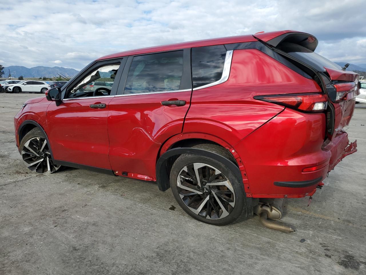 2023 Mitsubishi Outlander Se - Фото 2