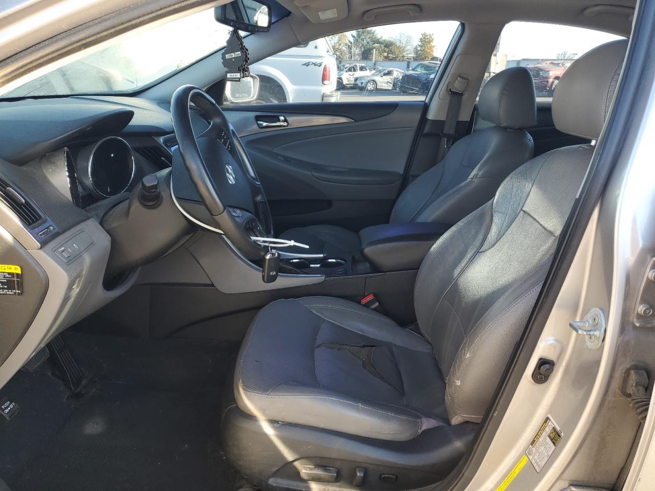 2012 Hyundai Sonata Hybrid - Image 7