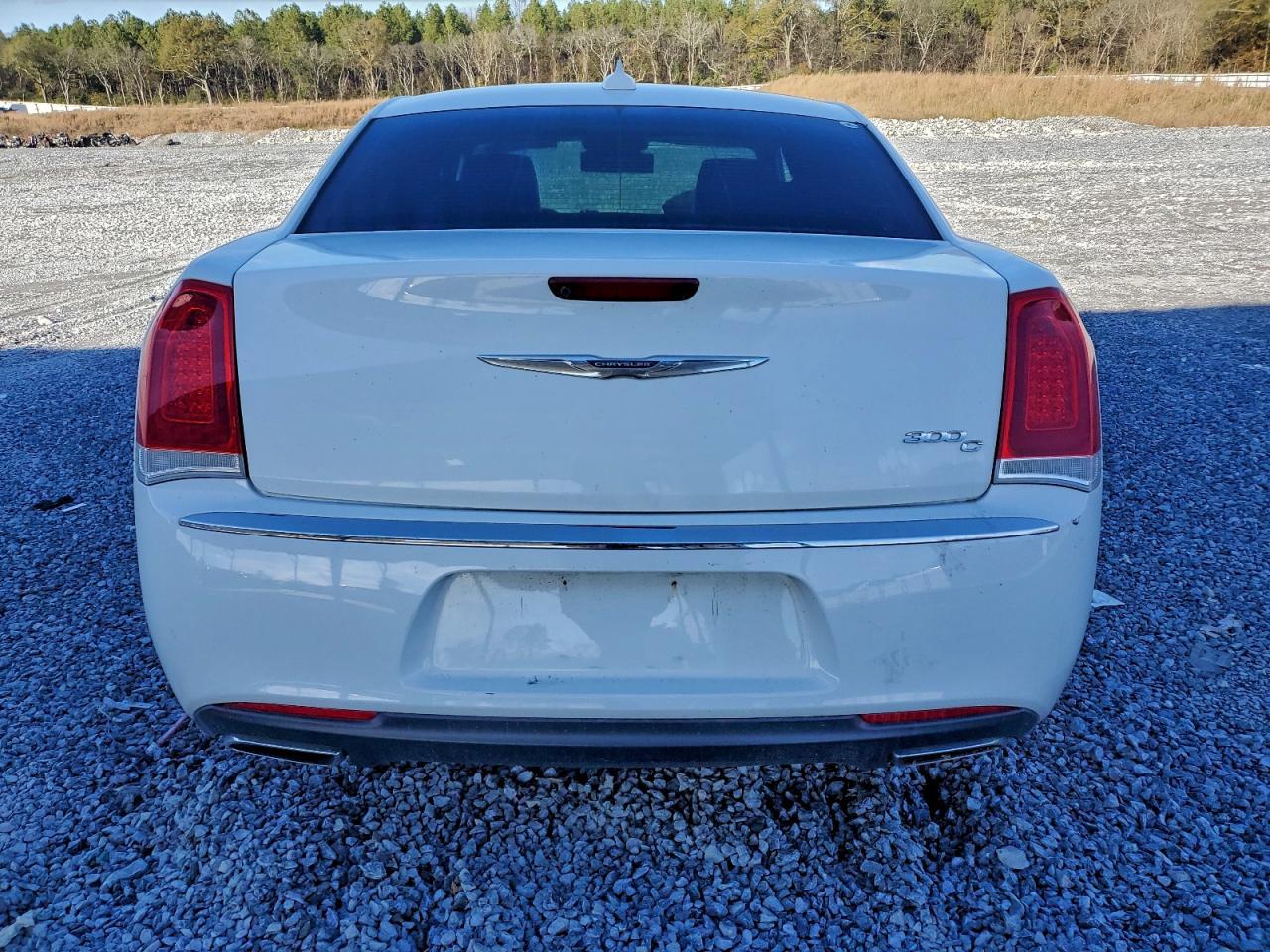 2016 Chrysler 300C - Фото 6